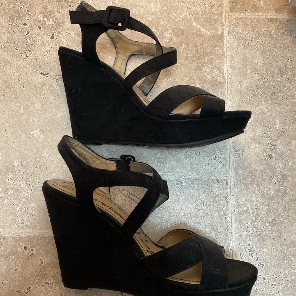 american rag black wedges // barely worn